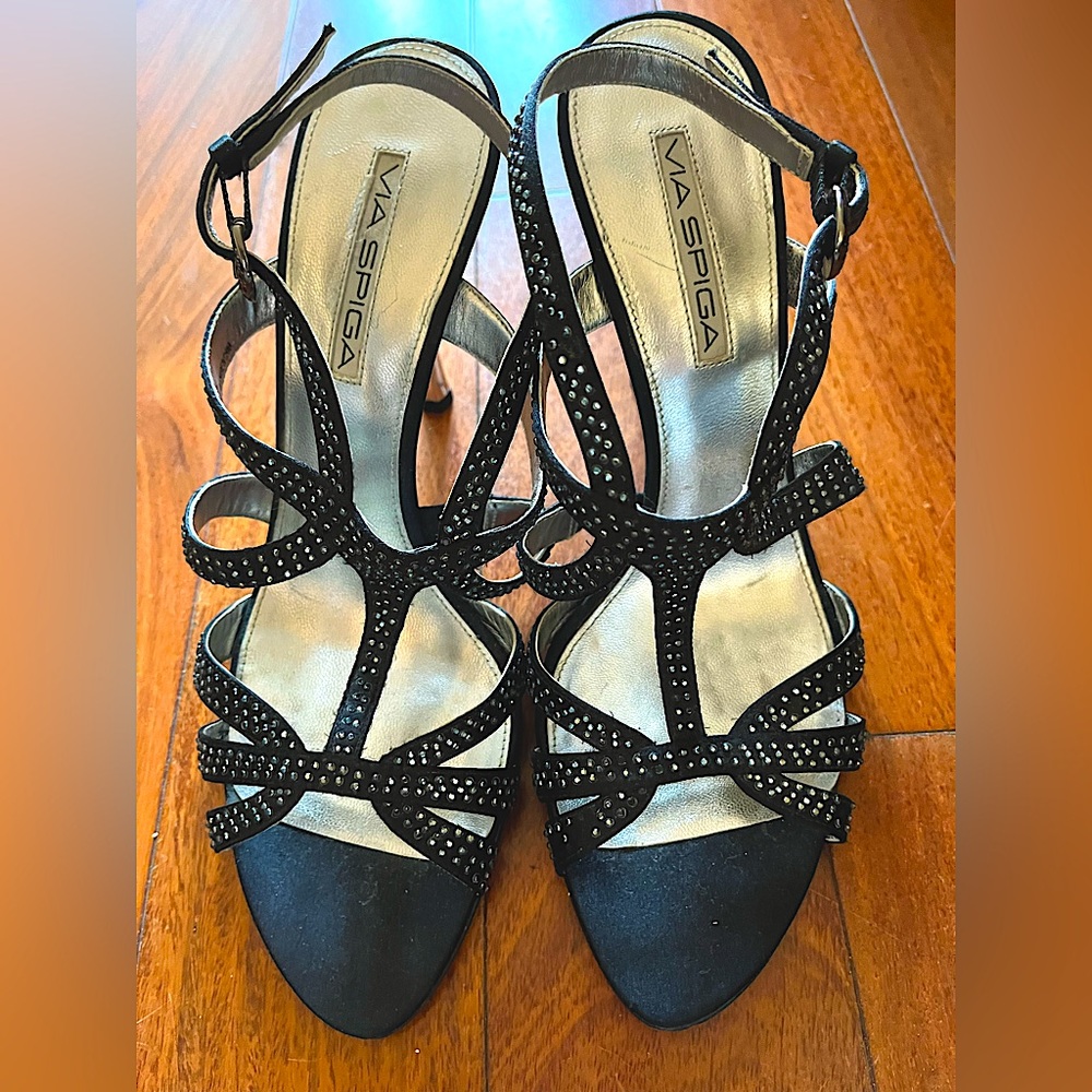 Women’s evening shoes, size 9.